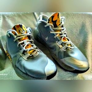 Nike Zoom Freak Giannis Graffiti Basketball Shoes BQ5633-005 - Size 7Y Youth C